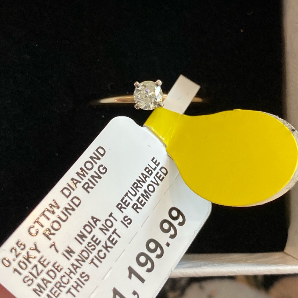 NWT diamond ring
